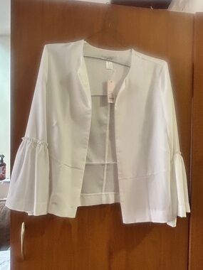 stradivarius White Open-Front Blazer with Ruffled Bell Sleeves